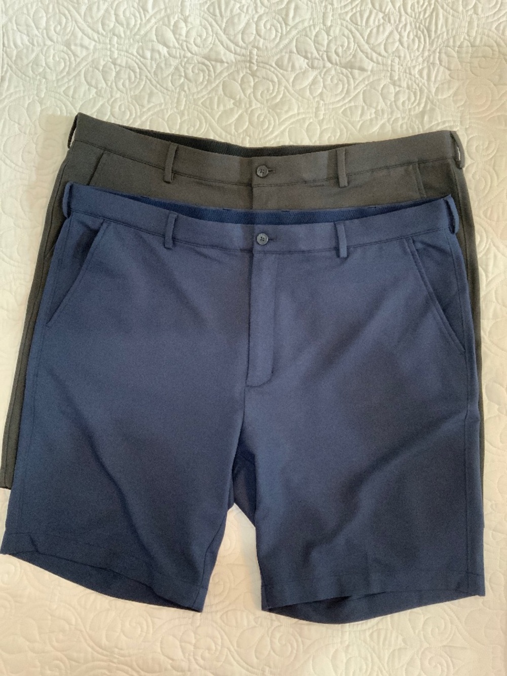 Men’s Greg Norman dress golf shorts 40”waist 9” length black and navy